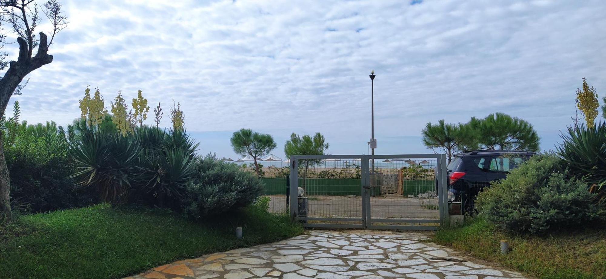 Vacation Home In Gjiri I Lalezit, Lalez, Дуррес Екстер'єр фото